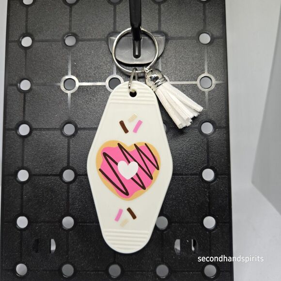 Nostalgic Classic Motel Keychain Donut White - Picture 1 of 1